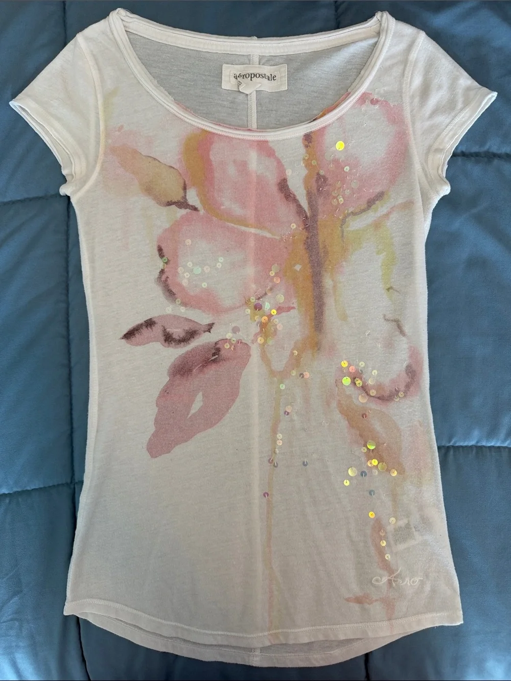 2000’s aéropostale Women’s White Floral and Sequined Print Short Sleeve Top